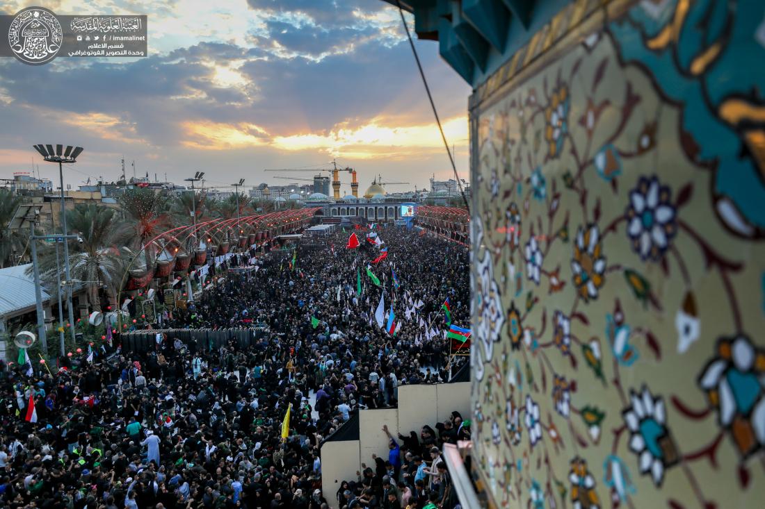 أجواء الحزن من كربلاء المقدسة في ليلة اربعين الإمام الحسين (عليه السلام ) . | 