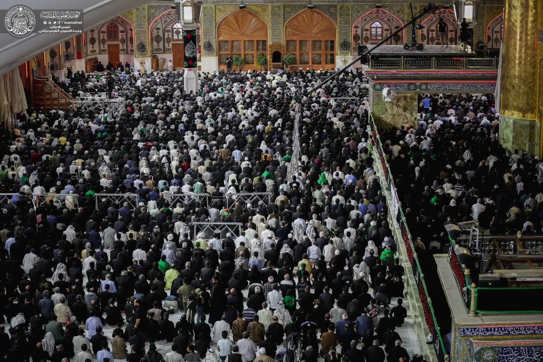 صلاة المغرب في الصحن الحيدري الشريف ليلة وفاة الرسول الاعظم (صلى الله عليه واله وسلم ) | 