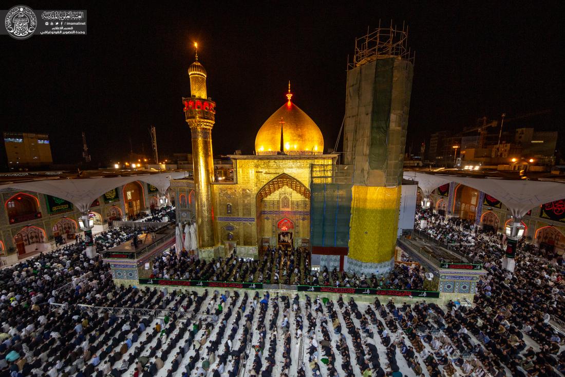 صلاة المغرب في الصحن الحيدري الشريف ليلة وفاة الرسول الاعظم (صلى الله عليه واله وسلم ) | 