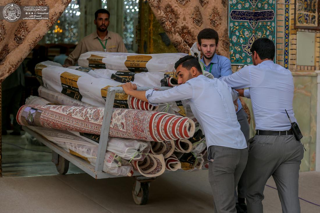 تيمناً بالمولد النبوي الكريم...إدارة العتبة العلوية المقدسة تفرش المرقد المطهر بأفخر أنواع السجاد وتفتتح أجهزة التعطير الالكترونية وقواطع الساتنلس ستيل | 