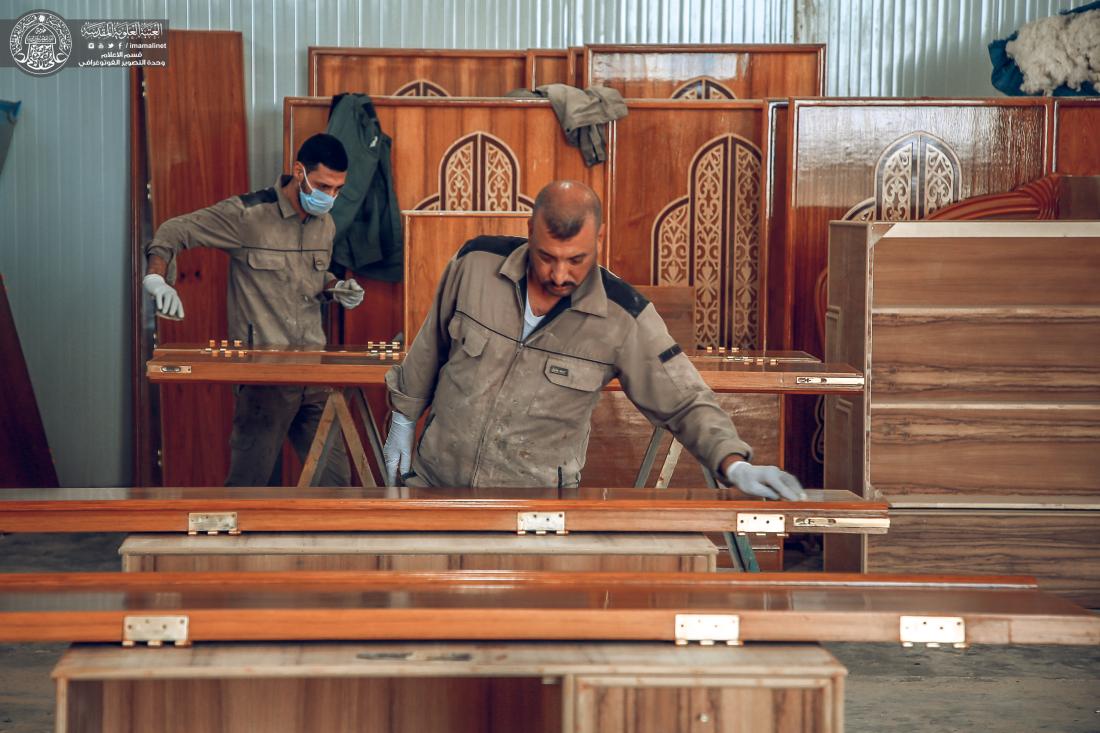 شعبة النجارة في العتبة العلوية المقدسة .. جهود كبيرة في رفد الموسسات الحكومية والأهلية في الاثاث الخشبي فضلاً عن احتياجات العتبة المقدسة  | 