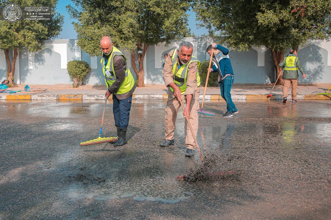 العتبة العلوية المقدسة تقوم بحملة تنظيف في شوارع المدينة القديمة والشوارع المحيطة بالصحن الشريف. | 