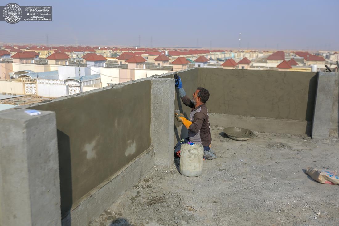 الكوادر الهندسية والفنية في العتبة العلوية تواصل عملها لانجاز مشروع مدرسة مجمع قنبر السكني | 