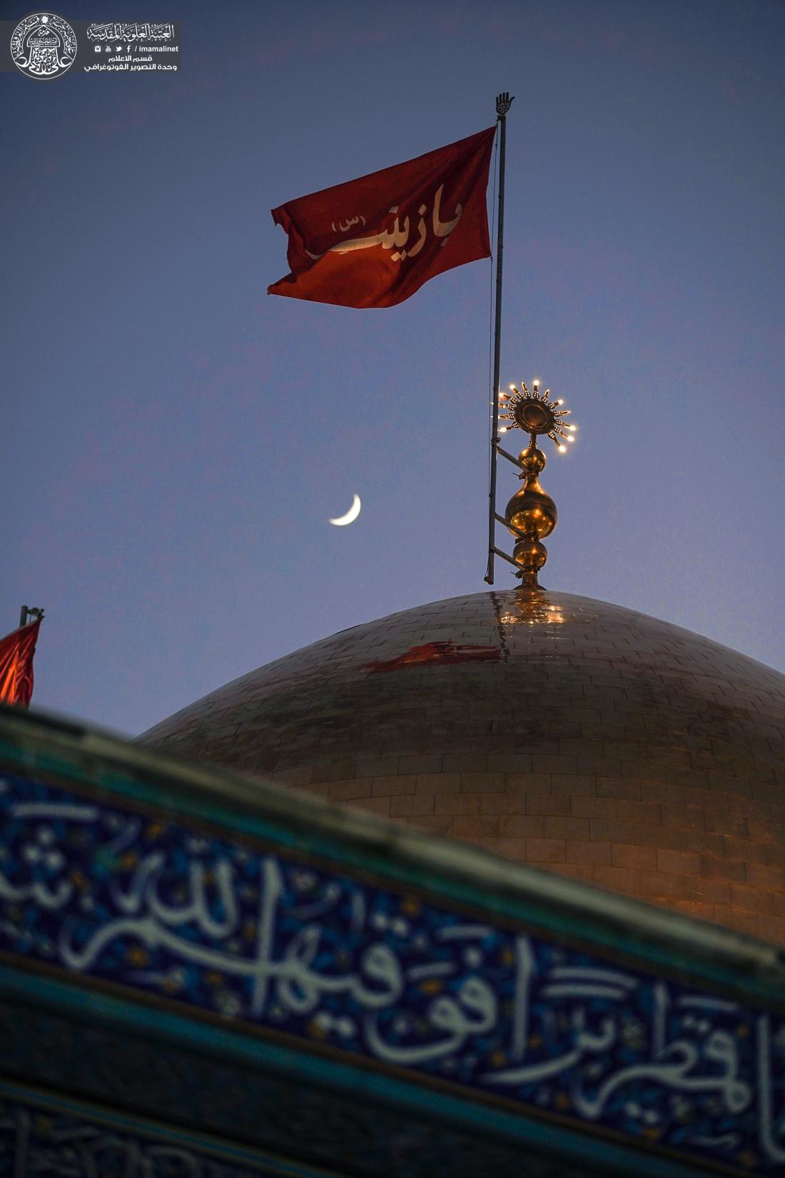 هــي مــن دمـشقَ تـضيِّفُ الآلافـا  ...  وبـها الـمريضُ مـن السِقامِ يُشافى ... زُرْهَــا وخـذْ مـن قـبرها الألـطافا  ...  والـثِـمْ ضـريـحاً ضـمَّـها وحَـواها | 