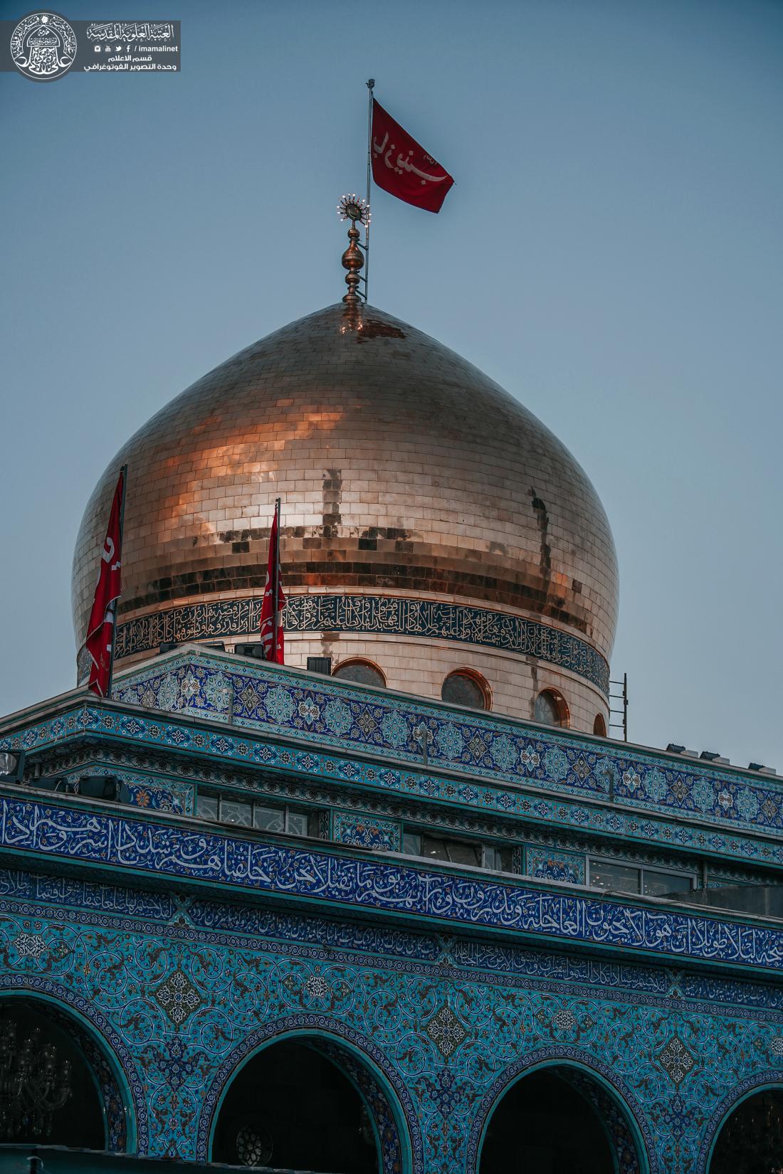 هــي مــن دمـشقَ تـضيِّفُ الآلافـا  ...  وبـها الـمريضُ مـن السِقامِ يُشافى ... زُرْهَــا وخـذْ مـن قـبرها الألـطافا  ...  والـثِـمْ ضـريـحاً ضـمَّـها وحَـواها | 