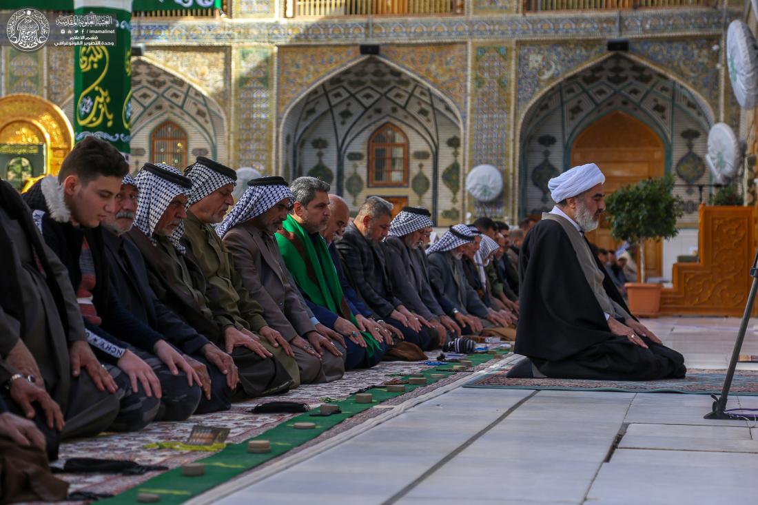 إقامة صلاة الظهر في رحاب الصحن الحيدري الشريف | 