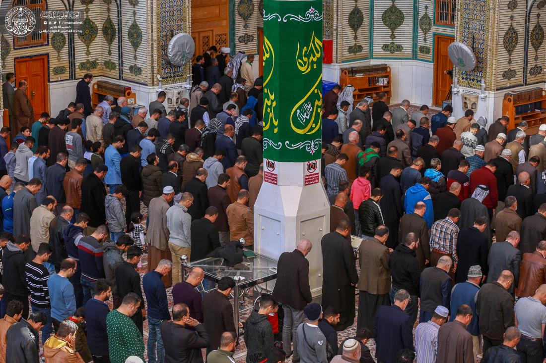 إقامة صلاة الظهر في رحاب الصحن الحيدري الشريف | 