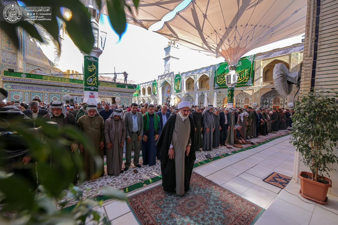 إقامة صلاة الظهر في رحاب الصحن الحيدري الشريف | 