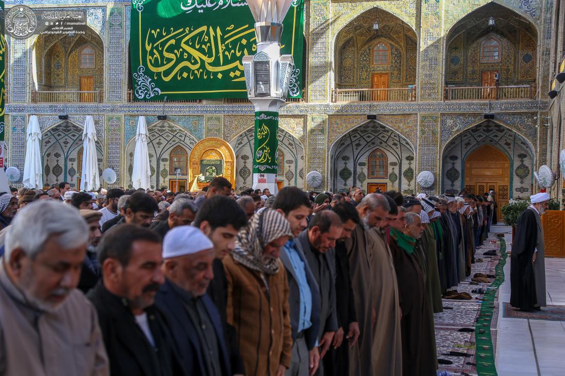 إقامة صلاة الظهر في رحاب الصحن الحيدري الشريف | 