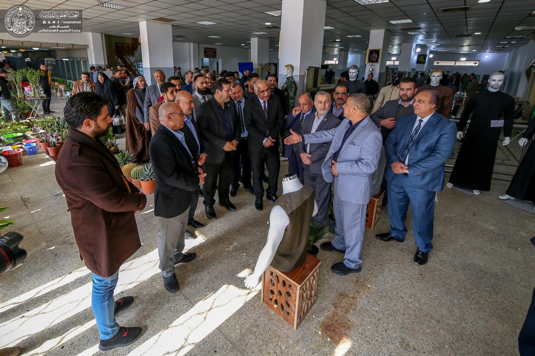 العتبة العلوية المقدسة تفتتح بالتعاون مع اتحاد الصناعات العراقي السوق المركزي وتعرض فيه منتجات حرفيّة متنوعة   | 