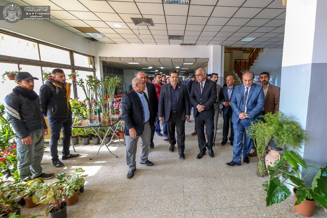 العتبة العلوية المقدسة تفتتح بالتعاون مع اتحاد الصناعات العراقي السوق المركزي وتعرض فيه منتجات حرفيّة متنوعة   | 