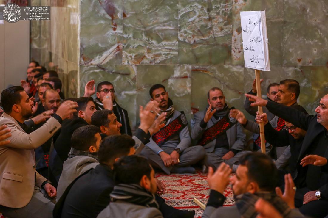 موكب منتسبي العتبة العلوية المقدسة يحيي ذكرى شهادة السيدة فاطمة الزهراء (عليها السلام ) بروايتها الثانية بعد أداء الزيارة الصباحية. | 