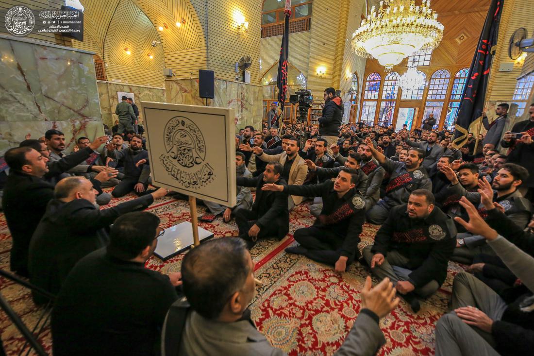 موكب منتسبي العتبة العلوية المقدسة يحيي ذكرى شهادة السيدة فاطمة الزهراء (عليها السلام ) بروايتها الثانية بعد أداء الزيارة الصباحية. | 
