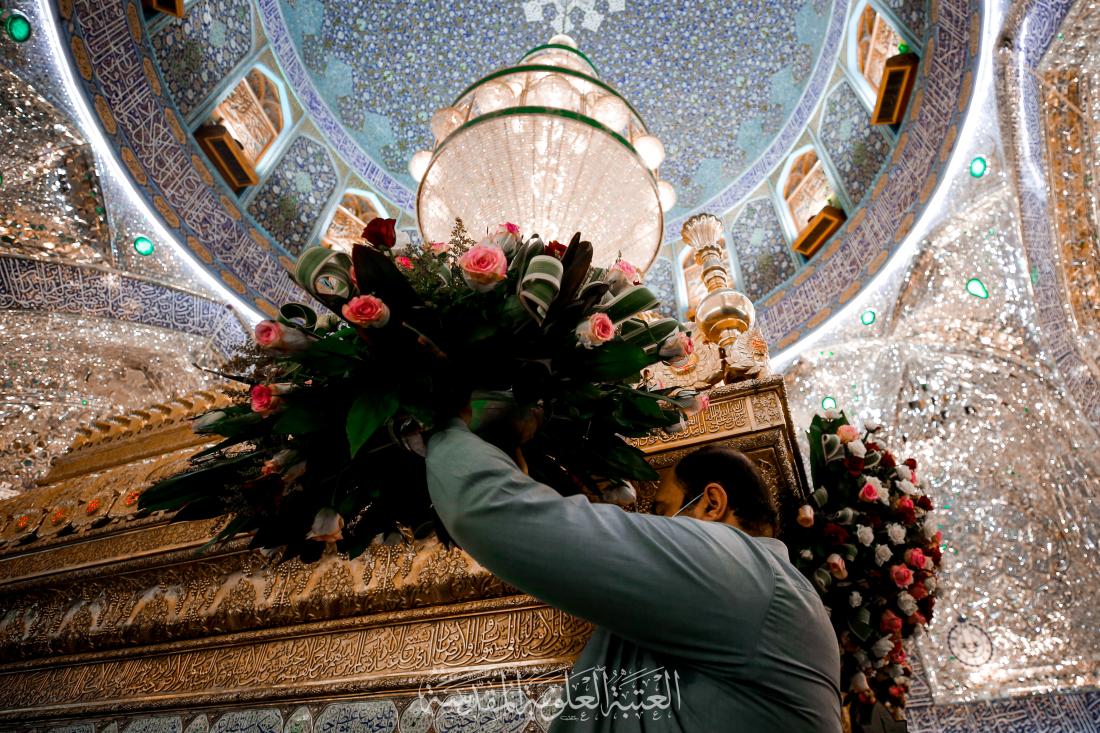 تتزين الورود بمرقد امير البلاغة علي بن ابي طالب سلام الله عليه في عيد الغدير الاغر | 