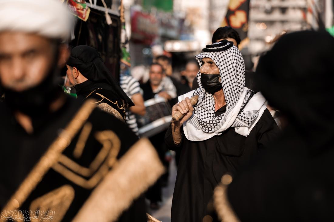 أفاطم لو خلت الحسين مجدلا ... وقد مات عطشانا بشط فرات  | 