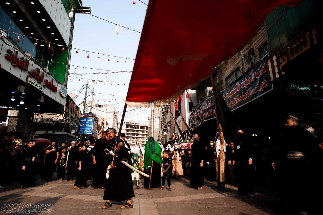 أفاطم لو خلت الحسين مجدلا ... وقد مات عطشانا بشط فرات  | 