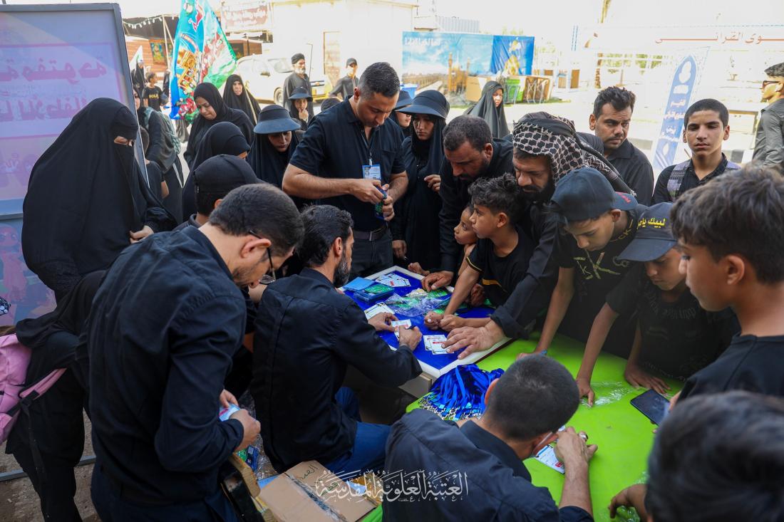 طلائع زائري الأربعين في النجف الاشرف ومواكب الخدمة تتسابق لخدمتهم | 