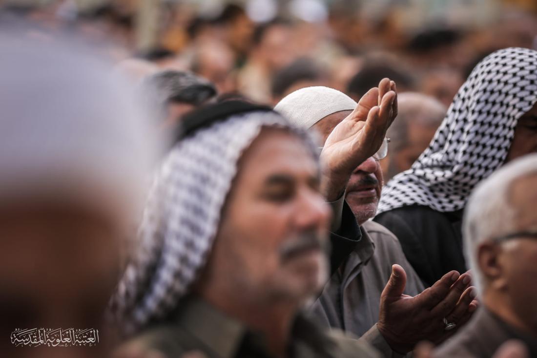 صلاة الجماعة في يوم الجمعة المبارك بمشاركة زائري حرم المولى أمير المؤمنين (سلام الله عليه) | 