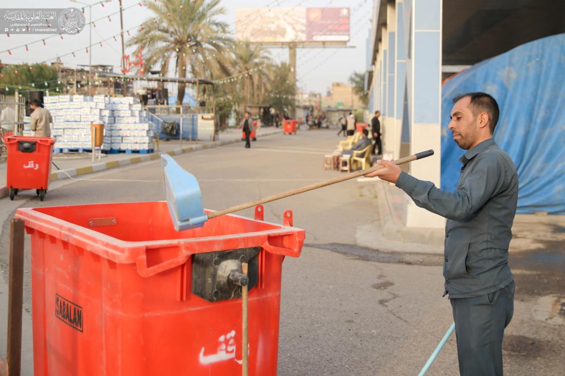 موكب العتبة العلوية المقدسة يواصل تقديم خدماته للزائرين الوافدين الى مدينة الكاظمية لإحياء ذكرى شهادة الإمام موسى بن جعفر  (عليه السلام)  | 