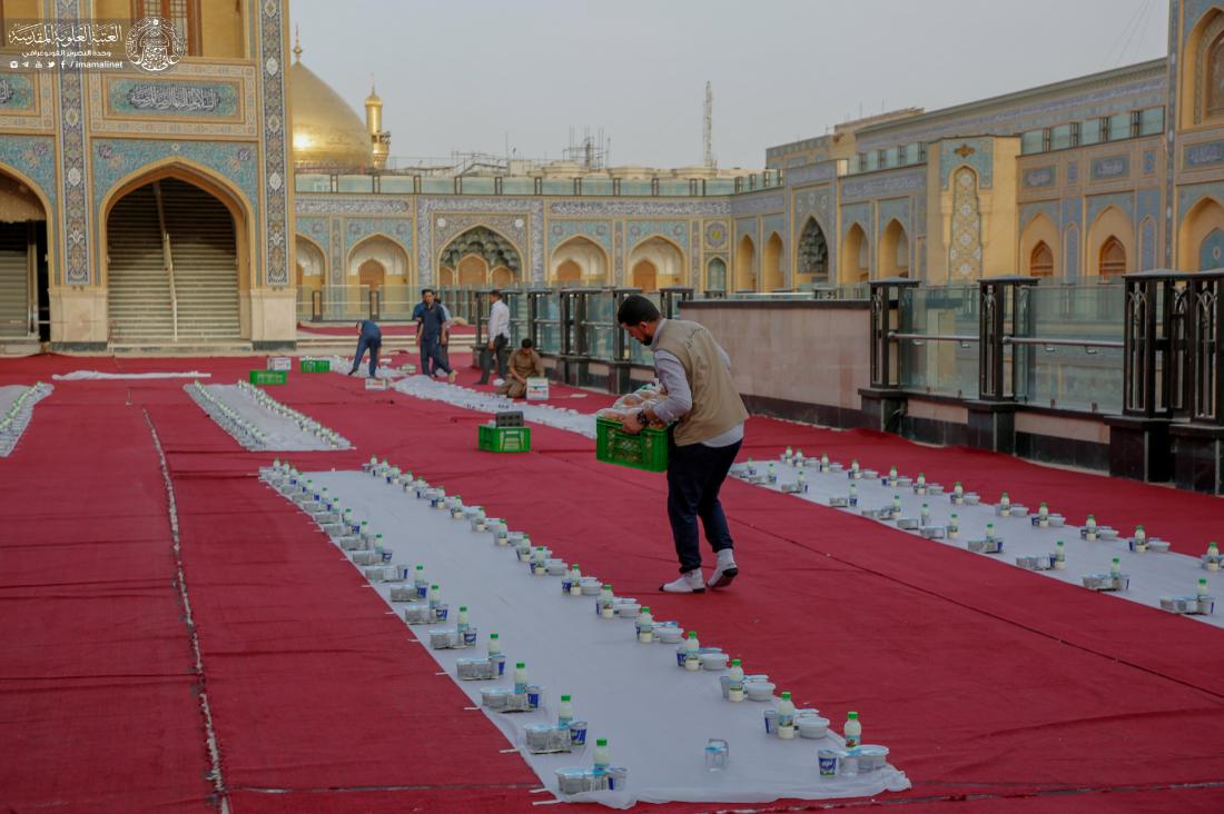 قسم مضيف الزائرين يستضيف زائري المولى أمير المؤمنين (عليه السلام) في سفرة رمضانية ثانية وسط أرجائه المباركة في صحن السيدة فاطمة الزهراء (عليها السلام) | 