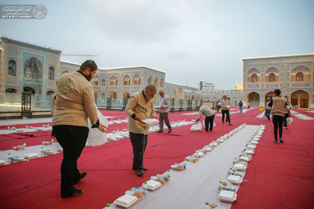 قسم مضيف الزائرين يستضيف زائري المولى أمير المؤمنين (عليه السلام) في سفرة رمضانية ثانية وسط أرجائه المباركة في صحن السيدة فاطمة الزهراء (عليها السلام) | 