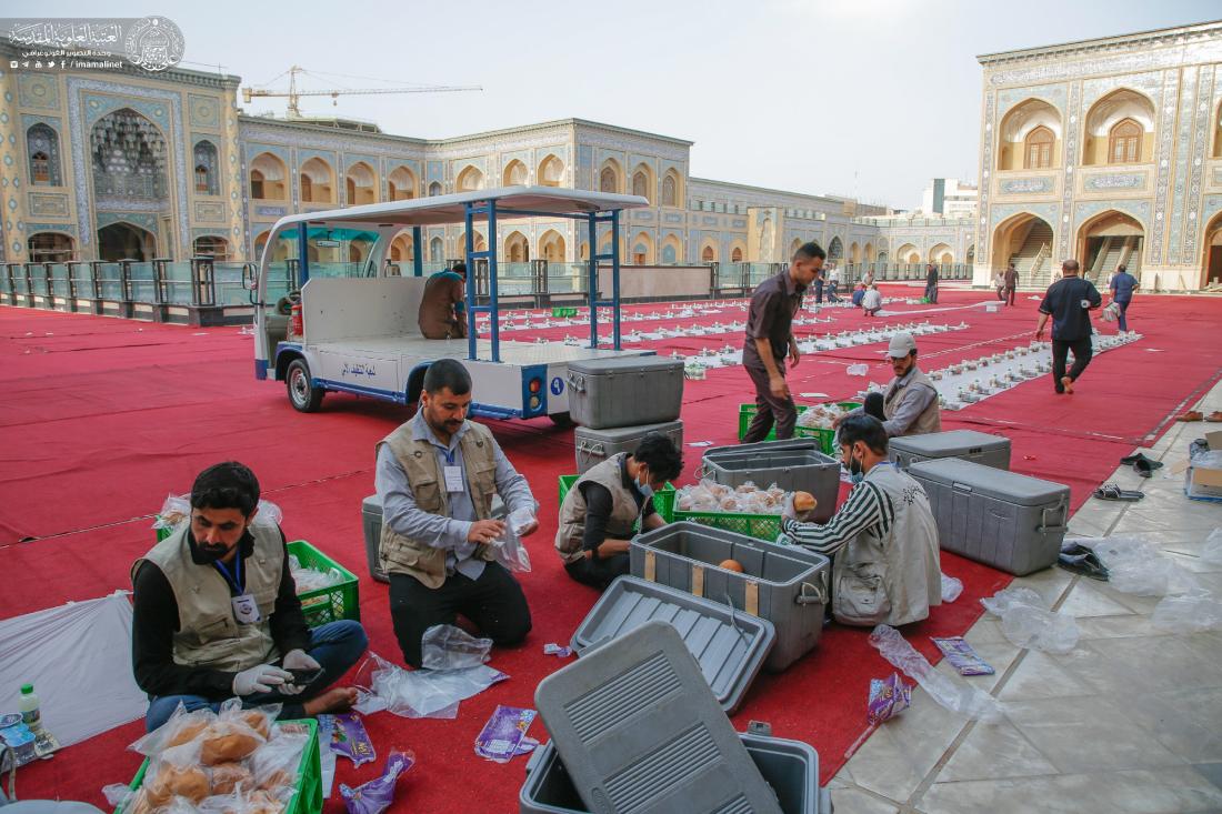 قسم مضيف الزائرين يستضيف زائري المولى أمير المؤمنين (عليه السلام) في سفرة رمضانية ثانية وسط أرجائه المباركة في صحن السيدة فاطمة الزهراء (عليها السلام) | 