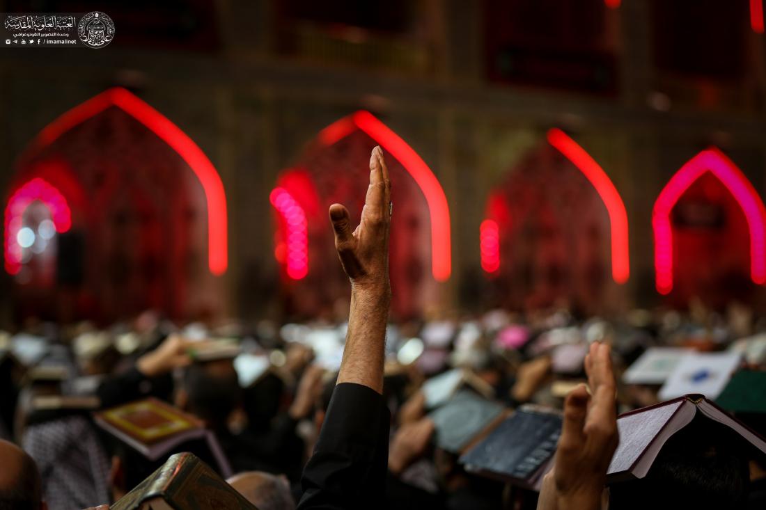 زائرو مرقد المولى أمير المؤمنين (عليه السلام) يحييون ليلة القدر بروايتها الثانية - ليلة الحادي والعشرين من شهر رمضان - ليلة شهادته الأليمة | 