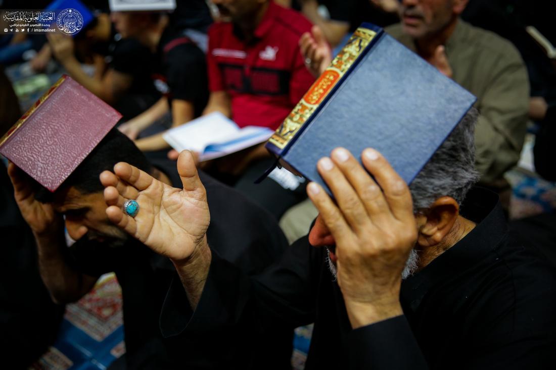 زائرو مرقد المولى أمير المؤمنين (عليه السلام) يحييون ليلة القدر بروايتها الثانية - ليلة الحادي والعشرين من شهر رمضان - ليلة شهادته الأليمة | 