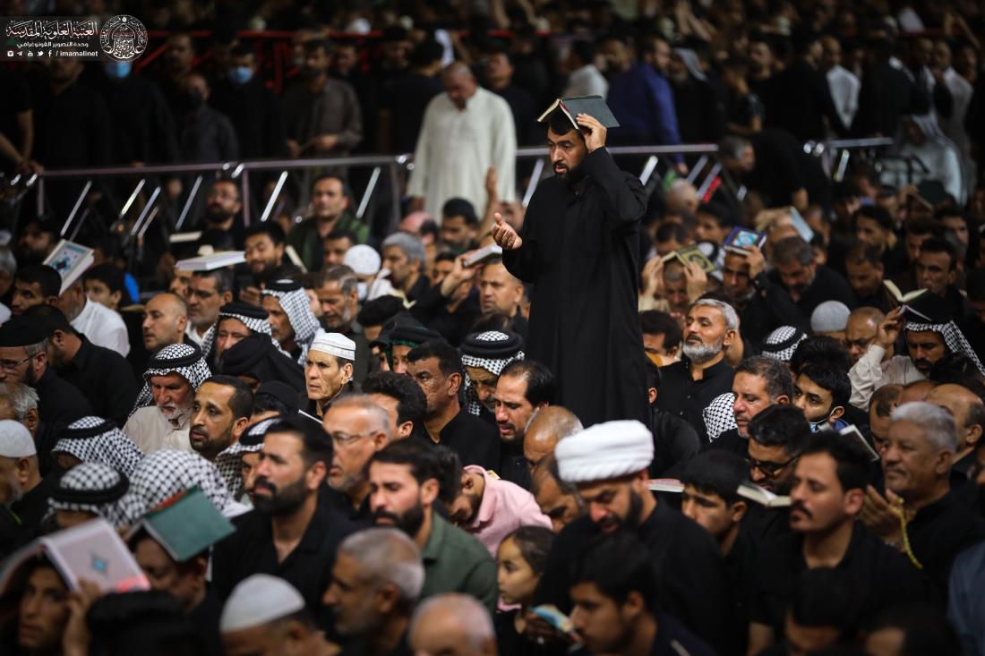 زائرو مرقد المولى أمير المؤمنين (عليه السلام) يحييون ليلة القدر بروايتها الثانية - ليلة الحادي والعشرين من شهر رمضان - ليلة شهادته الأليمة | 
