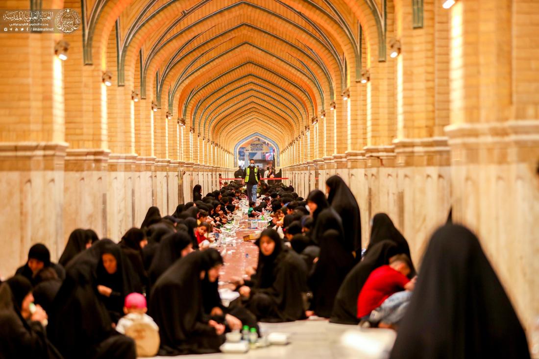 العتبة العلوية المقدسة تحتضن مأدبة إفطار كبرى للصائمين في صحن السيدة فاطمة الزهراء (عليها السلام ) والأروقة المؤدية إليه  في ليلة إستشهاد المولى أمير المؤمنين علي (عليه السلام) | 