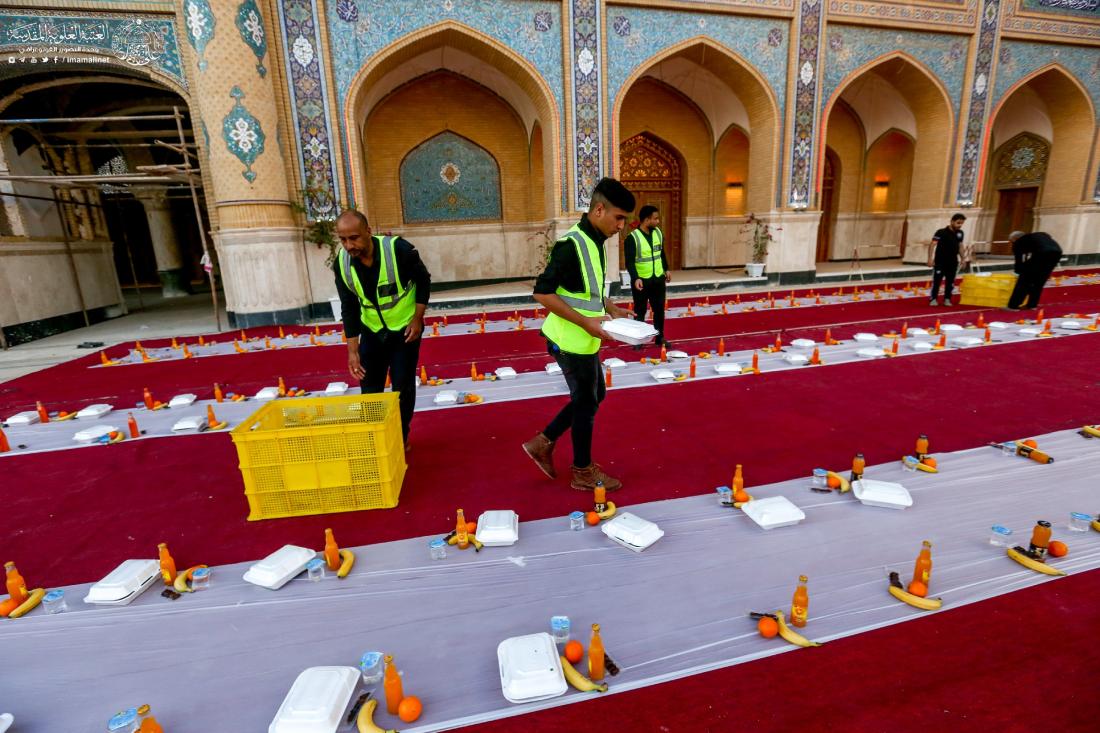 العتبة العلوية المقدسة تحتضن مأدبة إفطار كبرى للصائمين في صحن السيدة فاطمة الزهراء (عليها السلام ) والأروقة المؤدية إليه  في ليلة إستشهاد المولى أمير المؤمنين علي (عليه السلام) | 