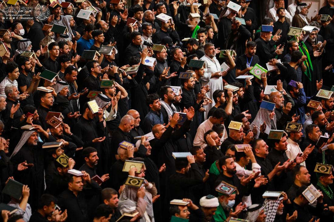 زائرو مرقد المولى أمير المؤمنين (عليه السلام) يحييون ليلة القدر بروايتها الثانية - ليلة الحادي والعشرين من شهر رمضان - ليلة شهادته الأليمة | 