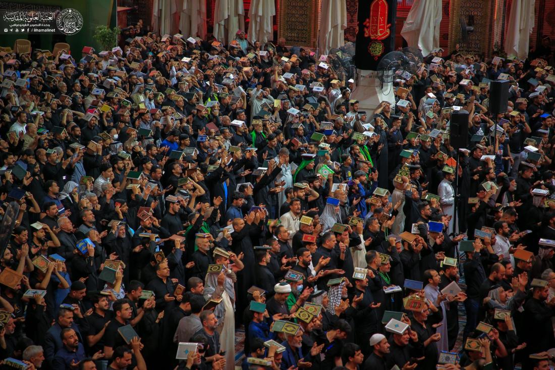 زائرو مرقد المولى أمير المؤمنين (عليه السلام) يحييون ليلة القدر بروايتها الثانية - ليلة الحادي والعشرين من شهر رمضان - ليلة شهادته الأليمة | 