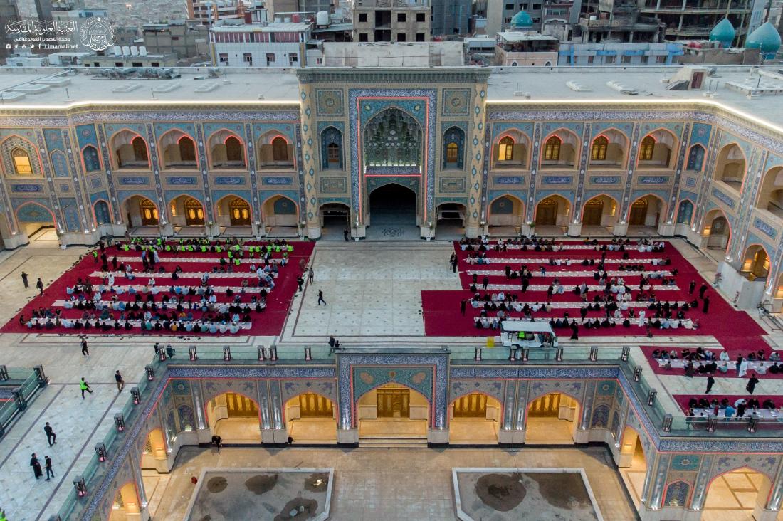 العتبة العلوية المقدسة تحتضن مأدبة إفطار كبرى للصائمين في صحن السيدة فاطمة الزهراء (عليها السلام ) والأروقة المؤدية إليه  في ليلة إستشهاد المولى أمير المؤمنين علي (عليه السلام) | 