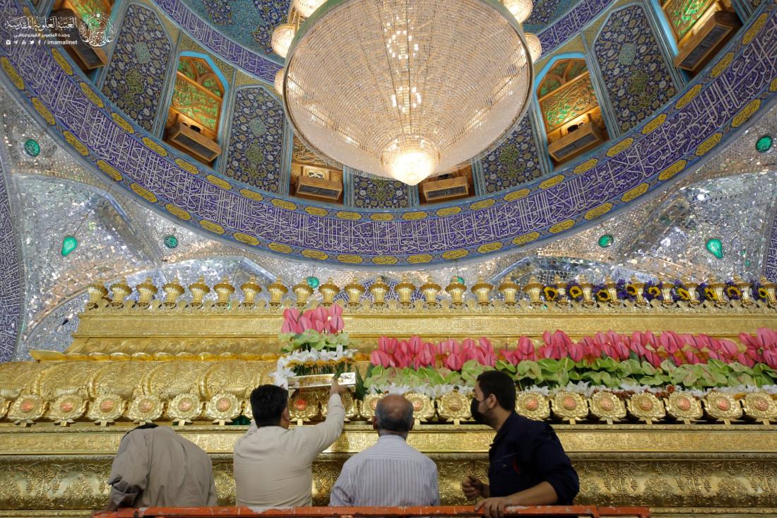 تتزيّن آلاف الورود بوضعها على ضريح أمير المؤمنين (ع) بمناسبة عيد الغدير الأغر | 