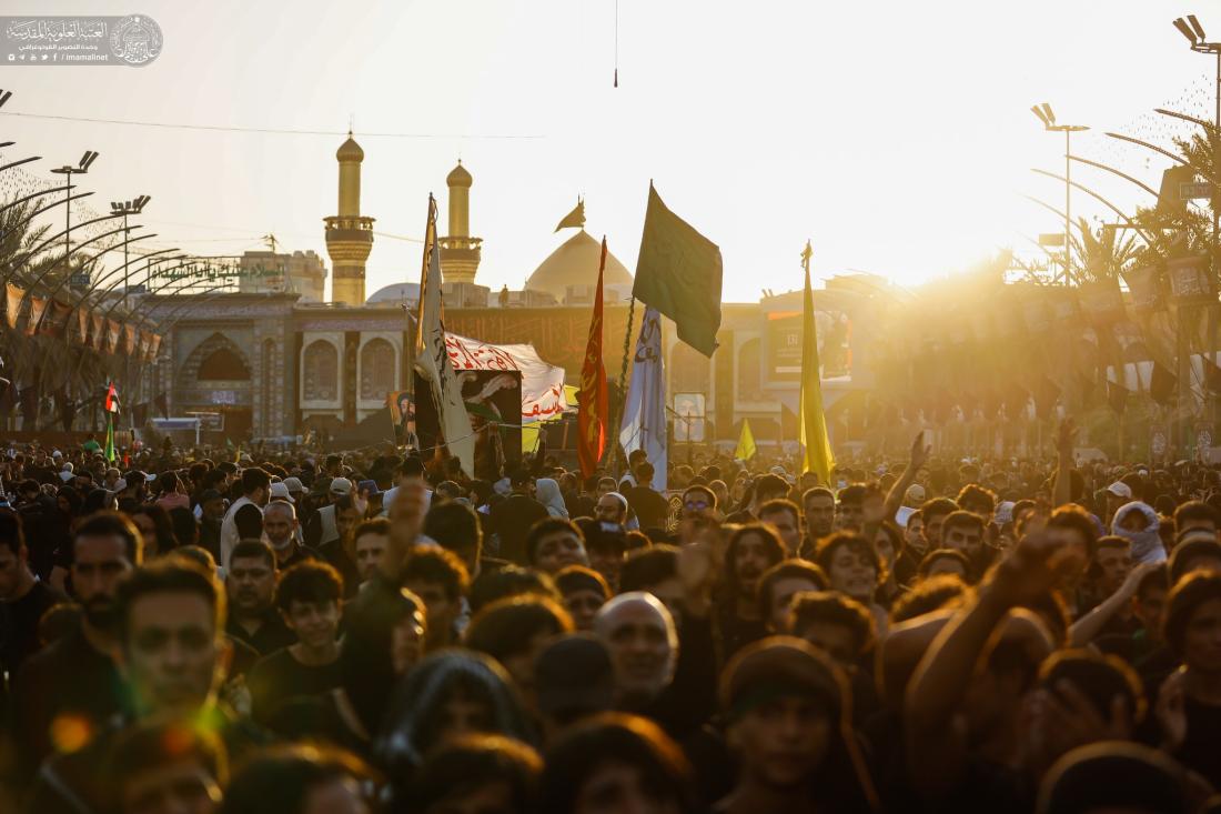 مابين الحرمين .. القلوب تسبق الأيدِي و الأرواح تعرج كالنسائم محلقة تطلب الشفاعة من الله باسم ذبيحي كربلاء (عليهما السلام) | 