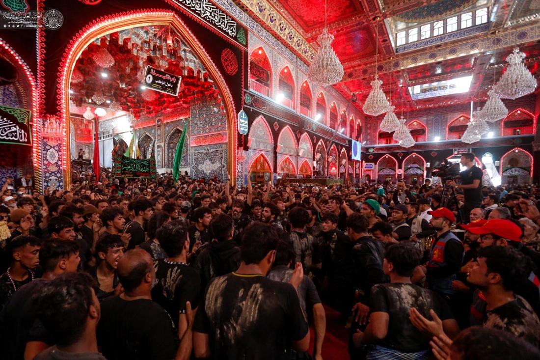 صدورٌ يملأها الأسى ودموعٌ تتلو آيات المواساة بأفئدة تحط رحالها في حضرة العشق أبي عبد الله الحسين (عليه السلام) في ليلة الأربعين | 