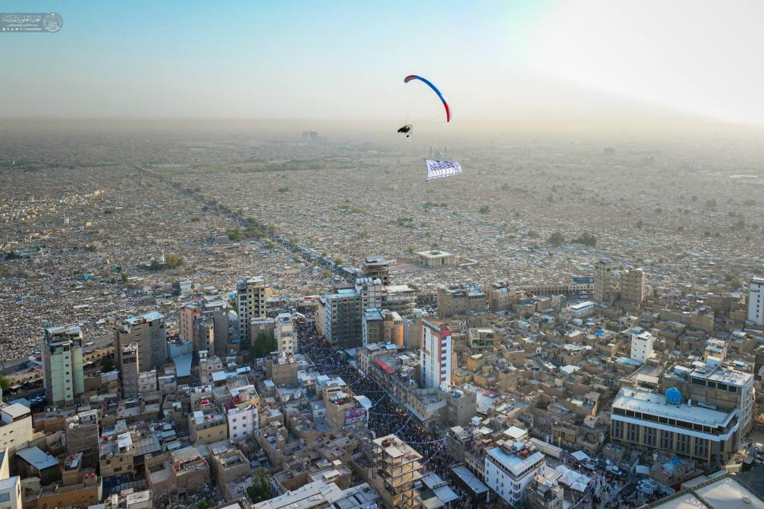 راية الغدير ترفرف عالياً في سماء النجف الأشرف لترفّ معها قلوب الموالين | 