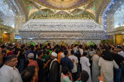 ضريح الامام علي 