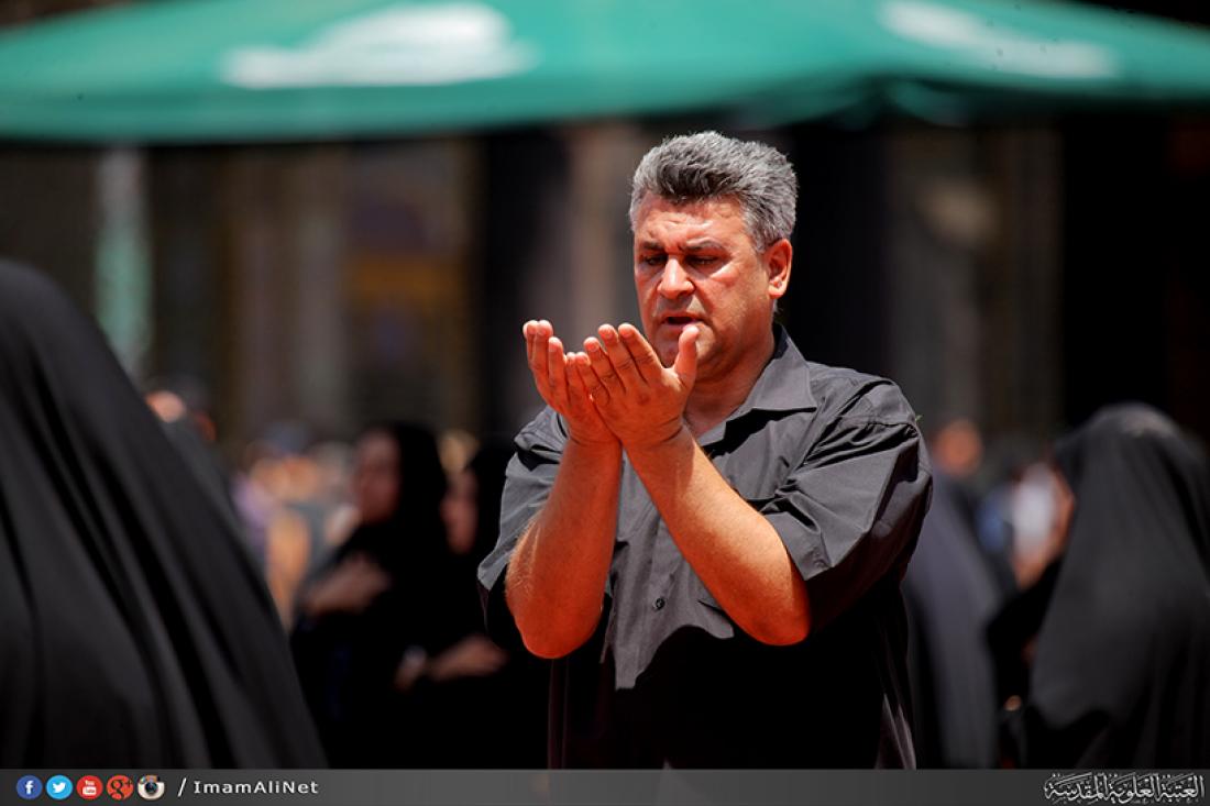 تقرير مصور : المؤمنون يحيون ذكرى استشهاد الامام موسى بن جعفر الكاظم سلام الله عليه في مرقده المطهر  | 