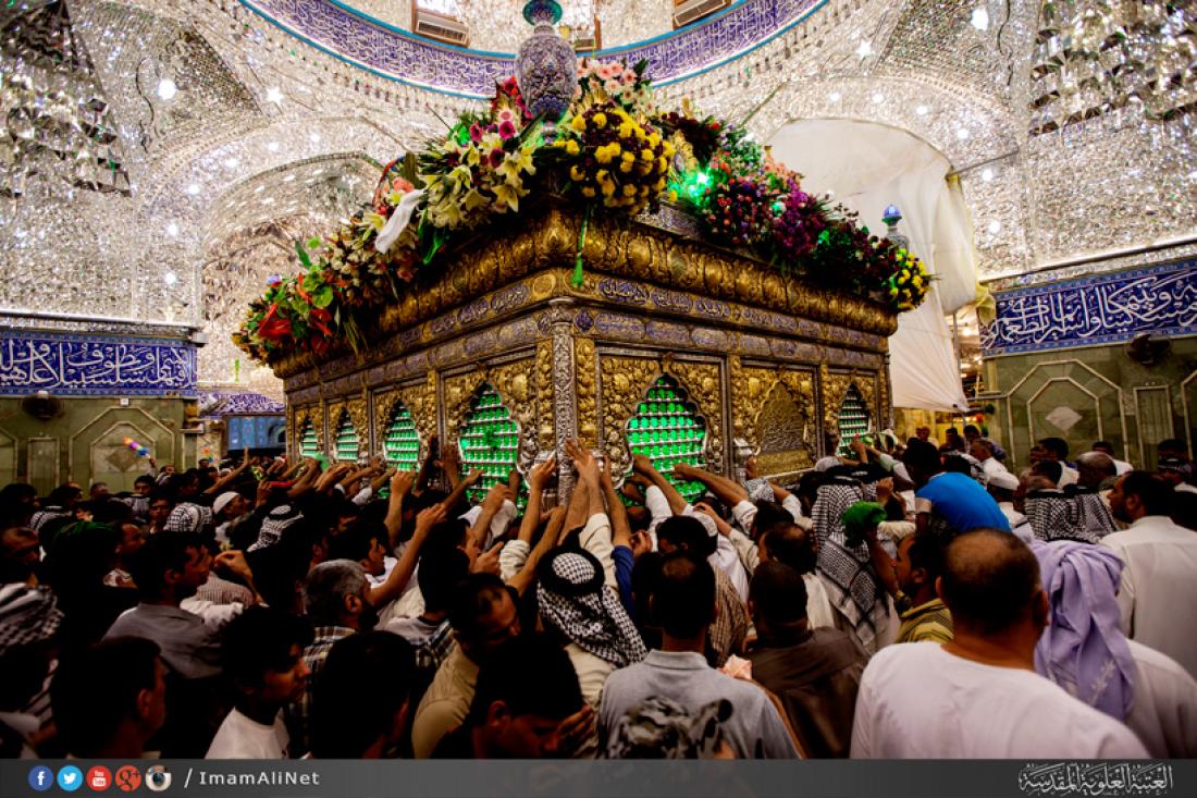 تقرير مصور : المؤمنون يحتفلون في ذكرى ولادة الامام المهدي عجل الله تعالى فرجه قي كربلاء المقدسه  | 
