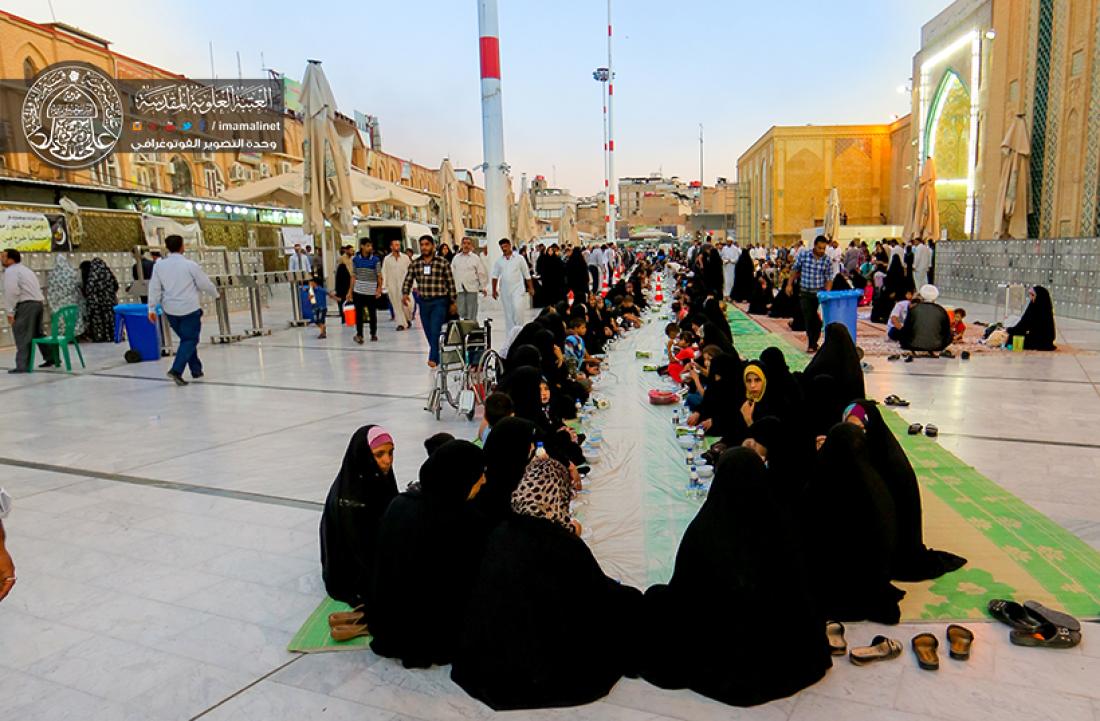 تقرير مصور : الامانة العامة للعتبة العلوية المقدسة تقدم وجبة افطار الى زائري الامام امير المؤمنين سلام الله عليه  | 