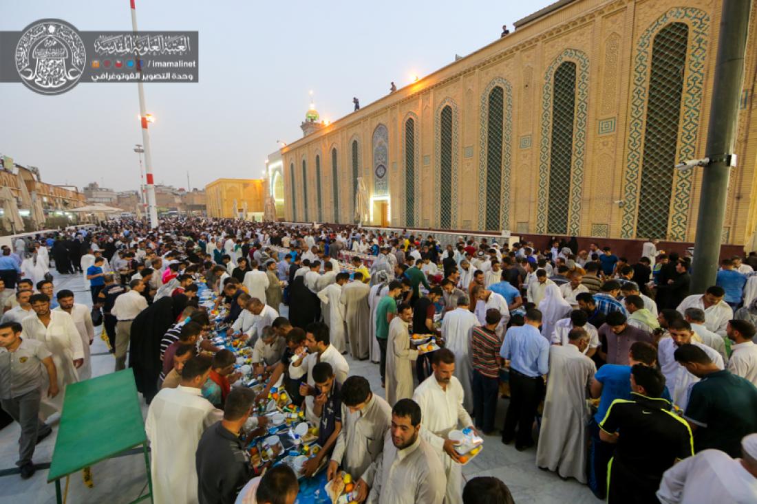 تقرير مصور : الامانة العامة للعتبة العلوية المقدسة تقوم بمائدة افطار للصائمين بعدد 10.000 وجبة قرب المرقد المطهر | 