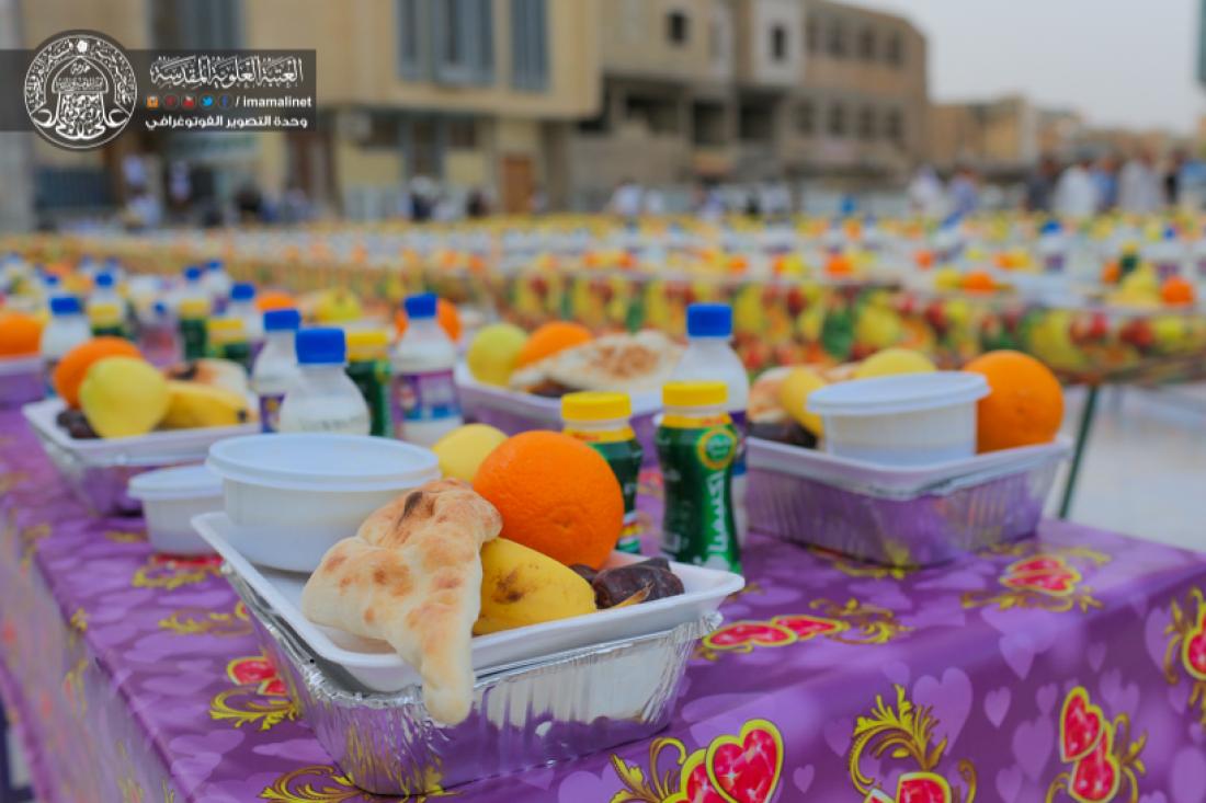 تقرير مصور : الامانة العامة للعتبة العلوية المقدسة تقوم بمائدة افطار للصائمين بعدد 10.000 وجبة قرب المرقد المطهر | 
