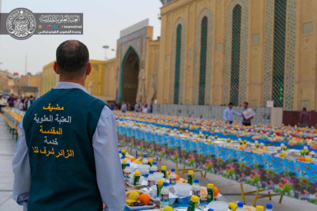 تقرير مصور : الامانة العامة للعتبة العلوية المقدسة تقوم بمائدة افطار للصائمين بعدد 10.000 وجبة قرب المرقد المطهر | 