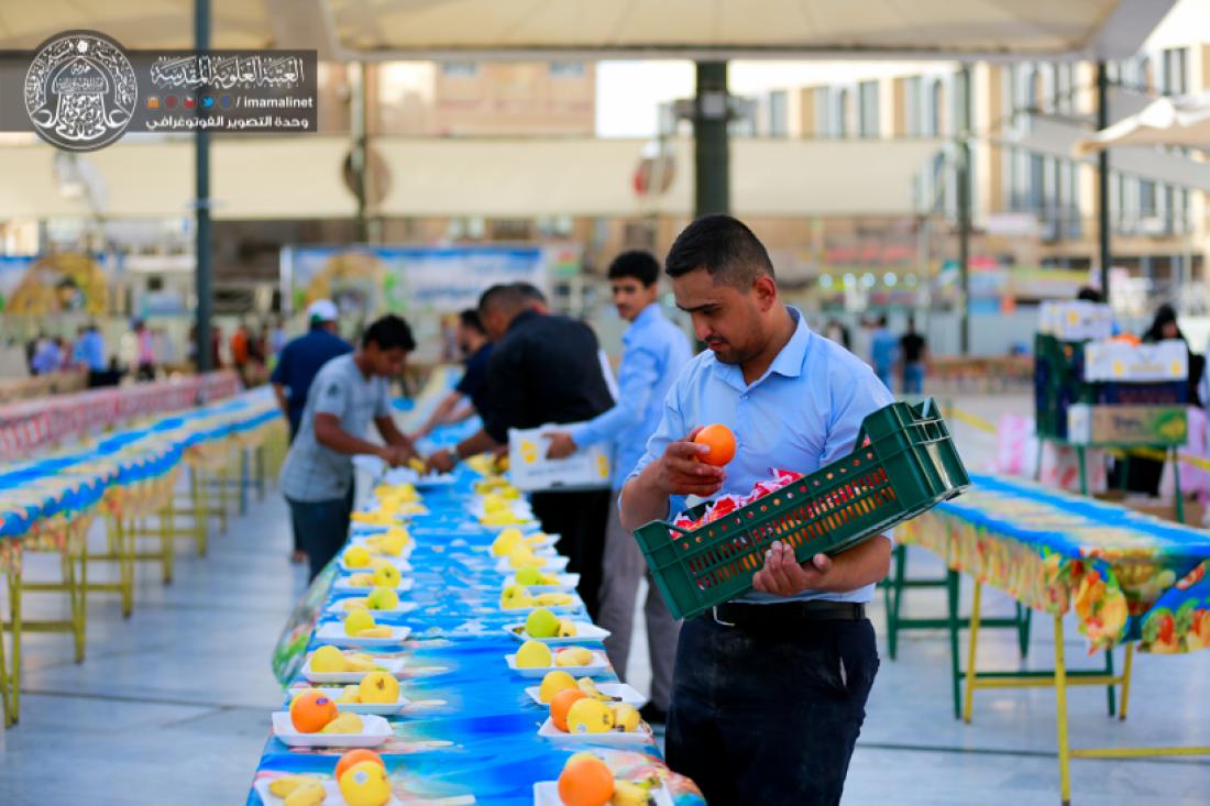 تقرير مصور : الامانة العامة للعتبة العلوية المقدسة تقوم بمائدة افطار للصائمين بعدد 10.000 وجبة قرب المرقد المطهر | 
