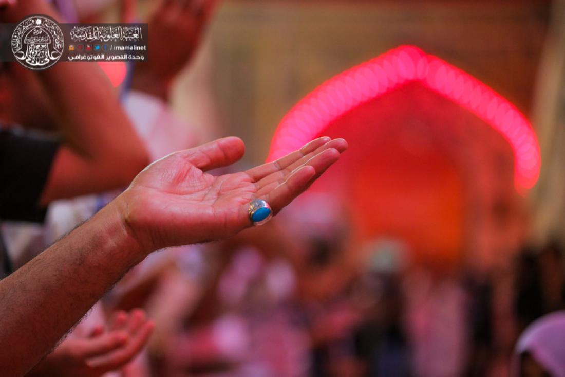 تقرير مصور : رفع المصاحف في اول ليلة من ليالي القدر المباركة في العتبة العلوية المقدسة  | 