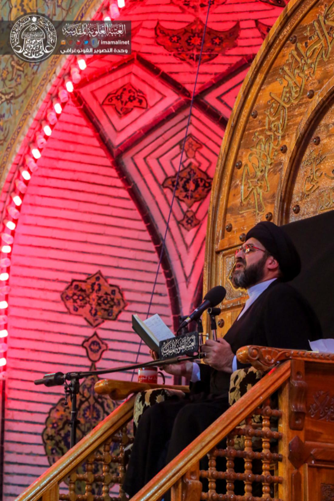 تقرير مصور : رفع المصاحف في اول ليلة من ليالي القدر المباركة في العتبة العلوية المقدسة  | 