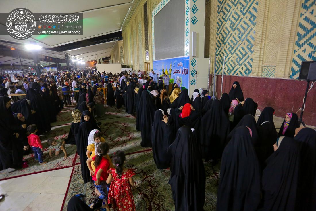 تقرير مصور : برنامج الزائر الصغير يوزع هدايا الى ابناء شهداء الحشد الشعبي | 