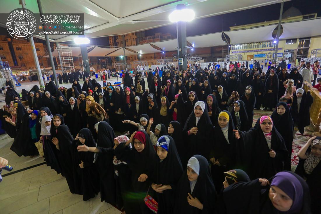 تقرير مصور : برنامج الزائر الصغير يوزع هدايا الى ابناء شهداء الحشد الشعبي | 